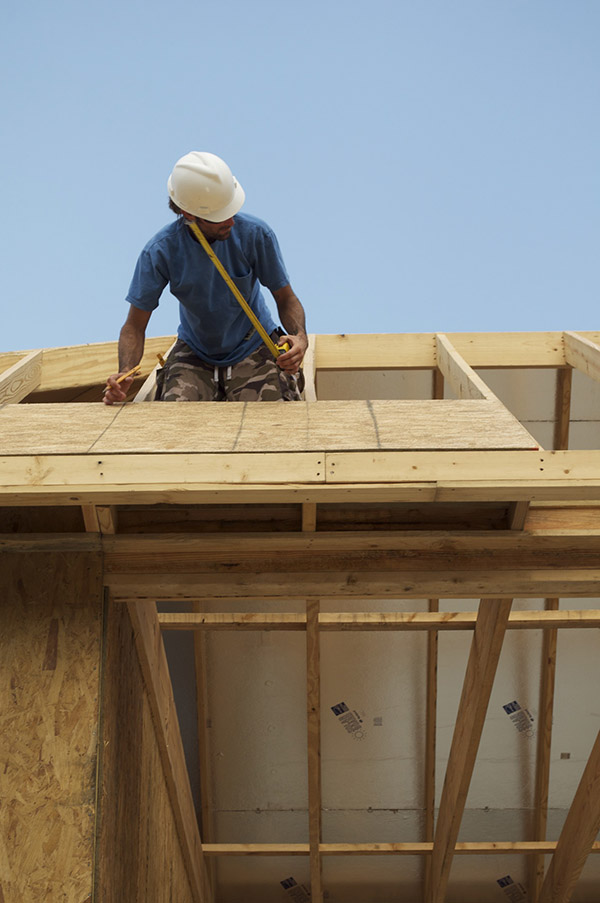 Common Mistakes to Avoid when Installing Roof Sheathing