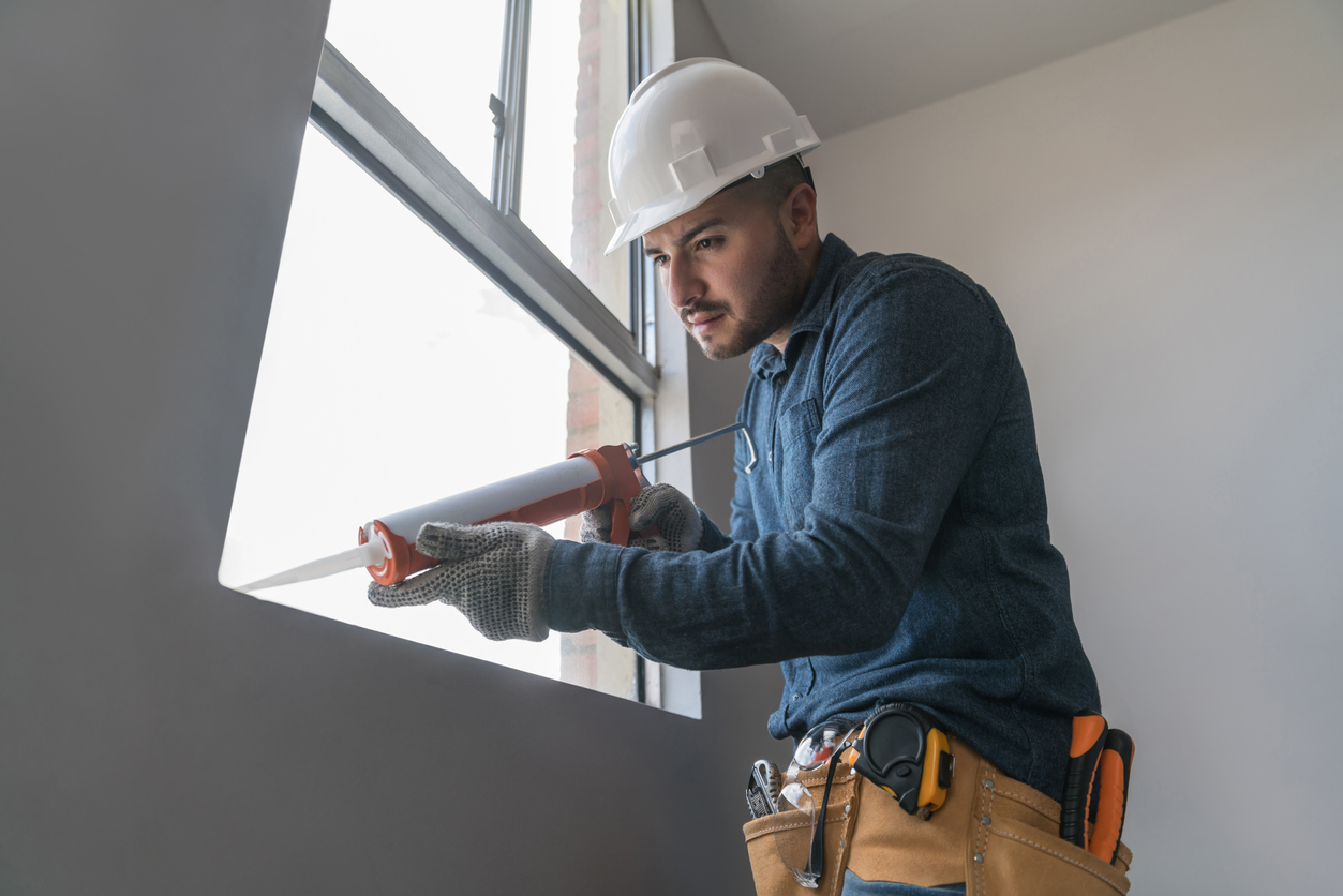 When using a Caulking Gun, Should I Push or Pull?